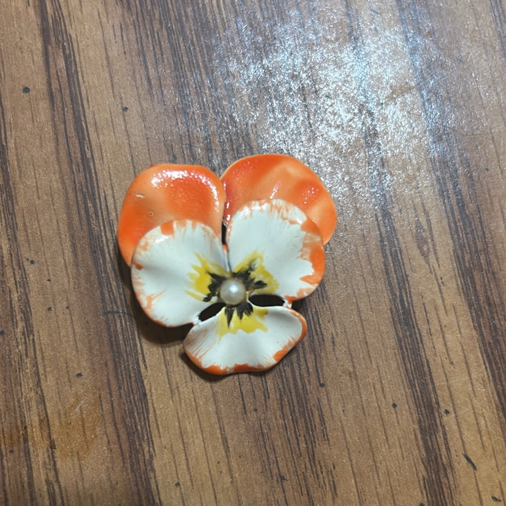 Vintage Orange and Yellow Floral Pansy Brooch - Picture 2 of 3
